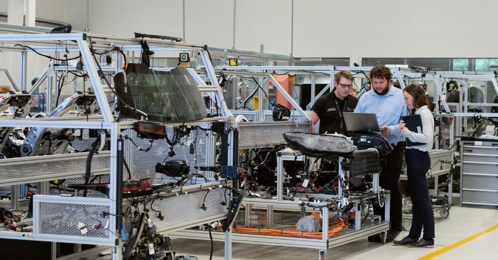 When looking to improve your shop floor control, it’s important to understand what is MES and how it compares to other software. In this article, we explore the world of MES manufacturing and how you can get more shop floor control.