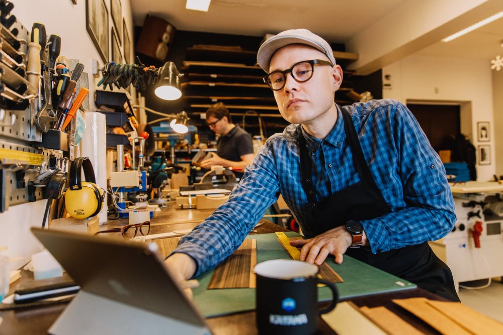 QuickBooks inventory management consists of tracking some of the costs to manufacturing and providing an evaluated balance sheet to track these expenses.