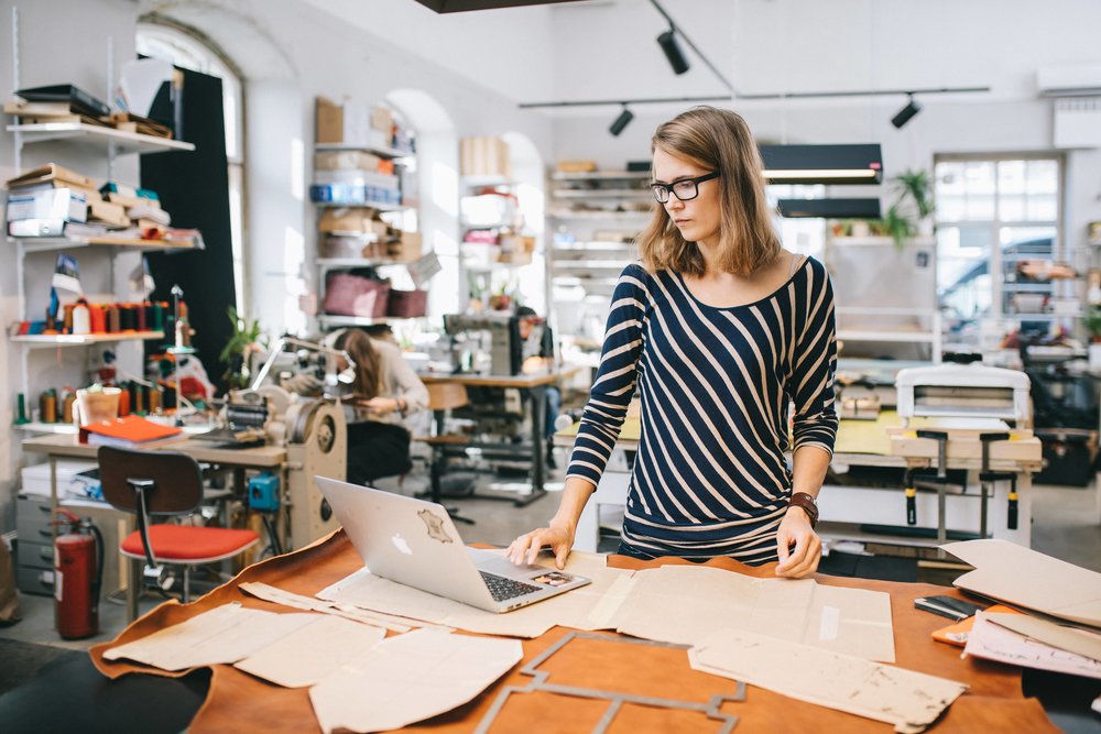 Shopify multiple storefronts allow manufacturers to reach different audience types.