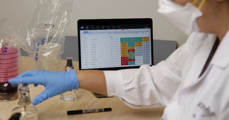 The advantages of shop floor control all allow you to get the most control over your manufacturing business.